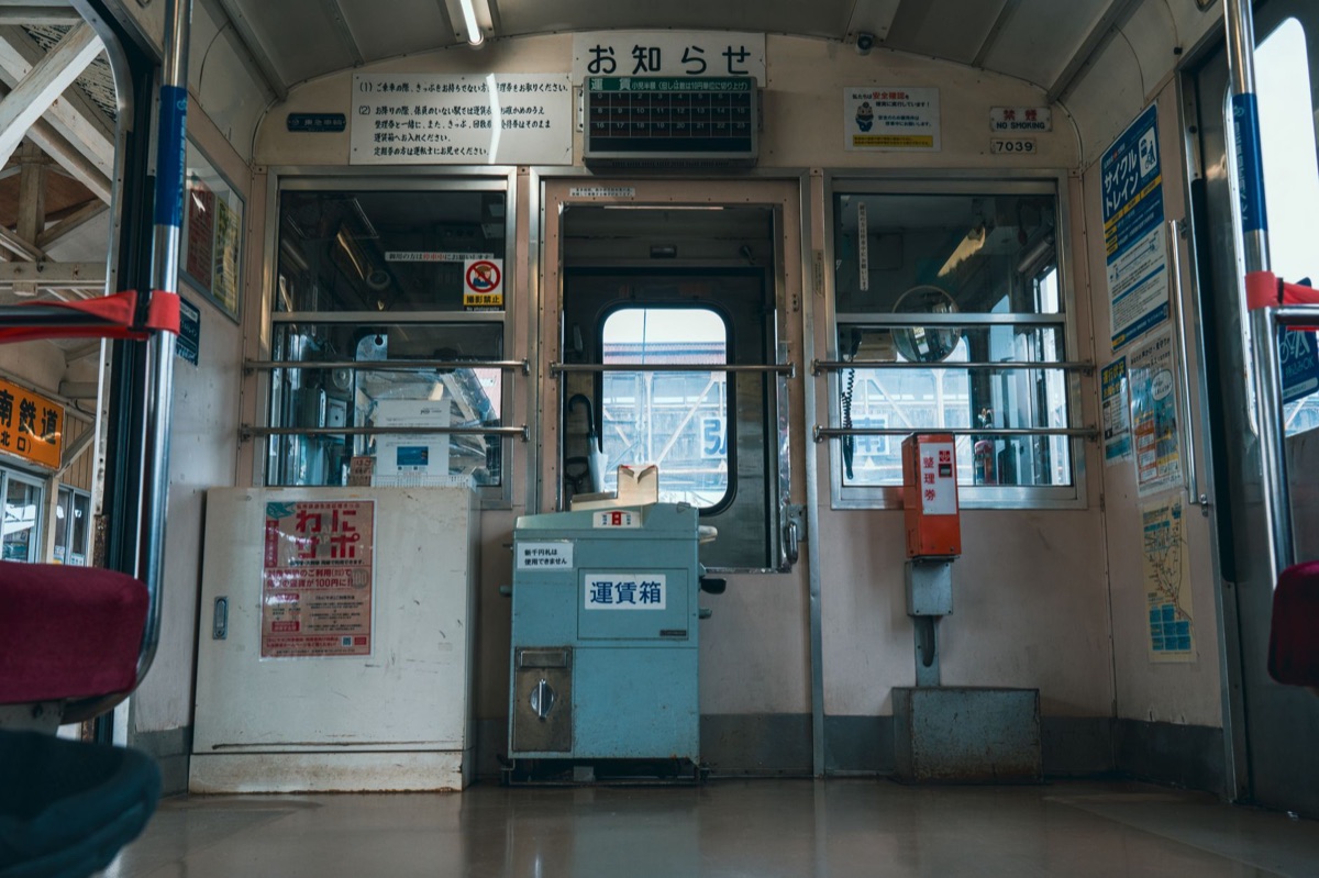 從火車窗戶眺望的日本風景