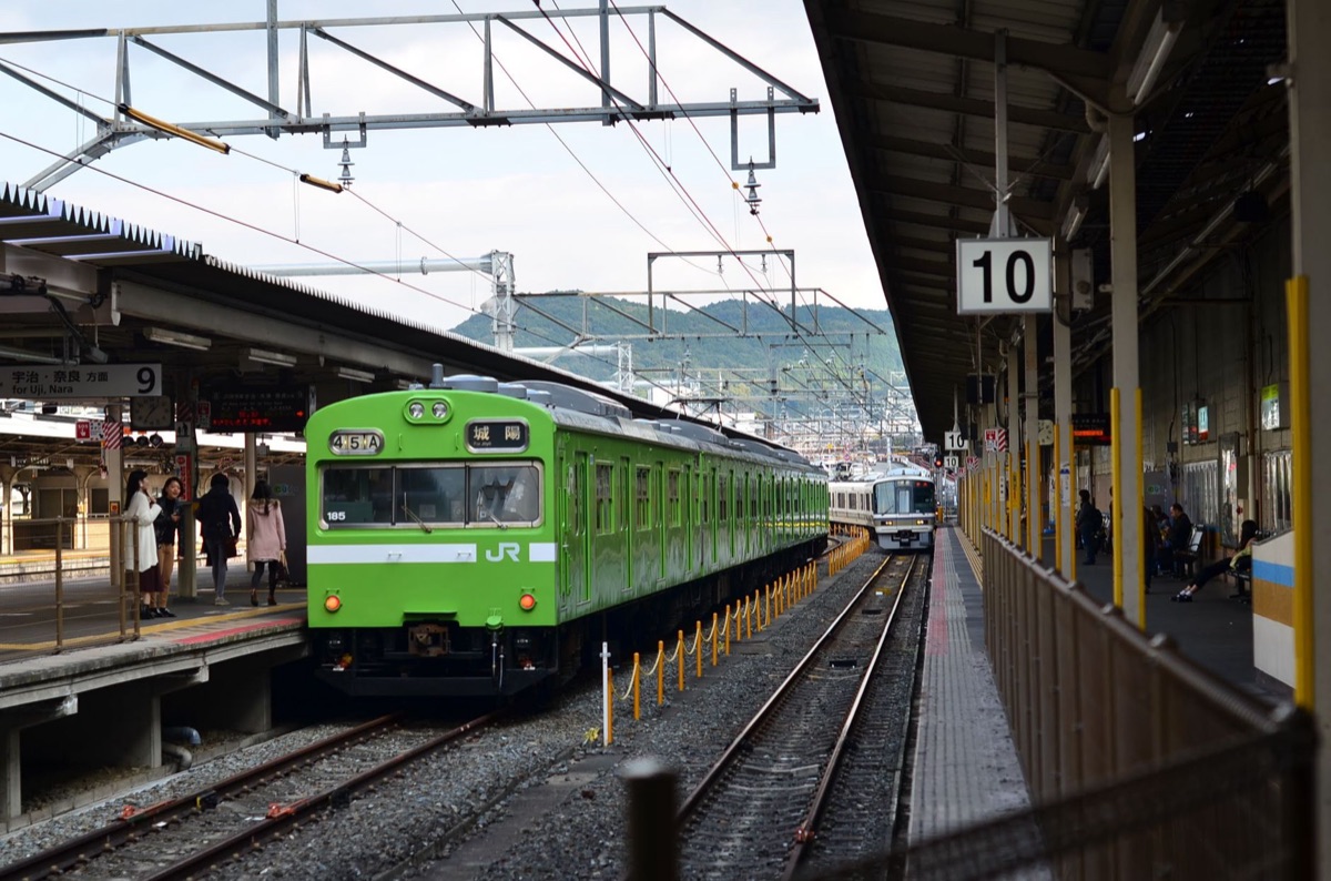 鉄道旅の奇跡：鉄道の密接な物語